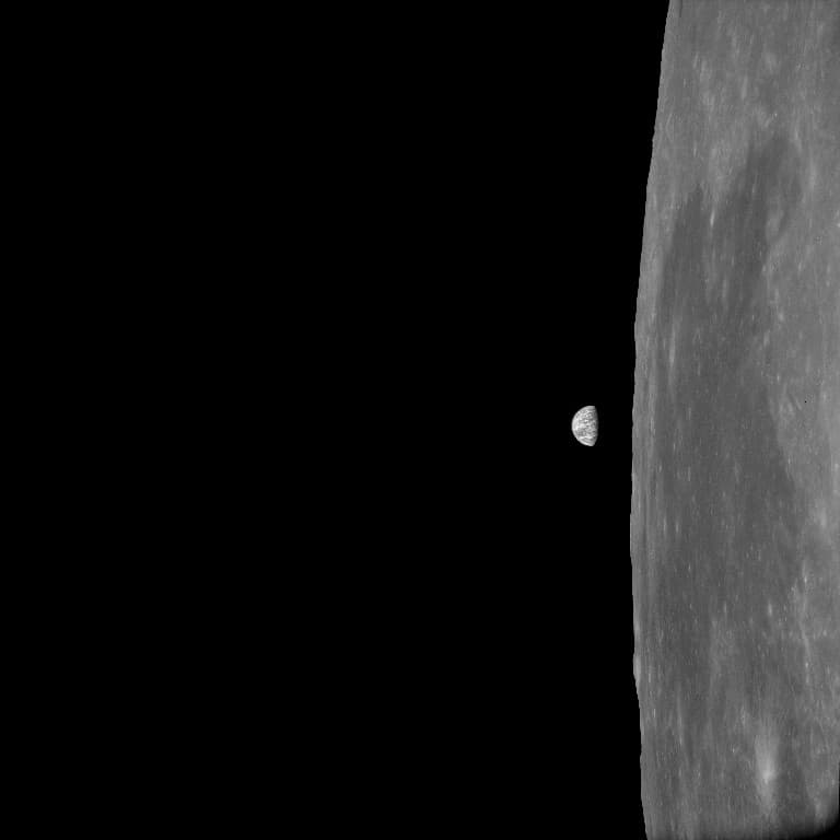 Apollo 05 Earth from moon