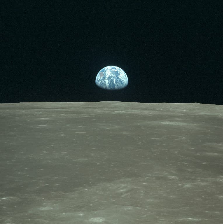 Apollo 06 Earthrise over moon horizon