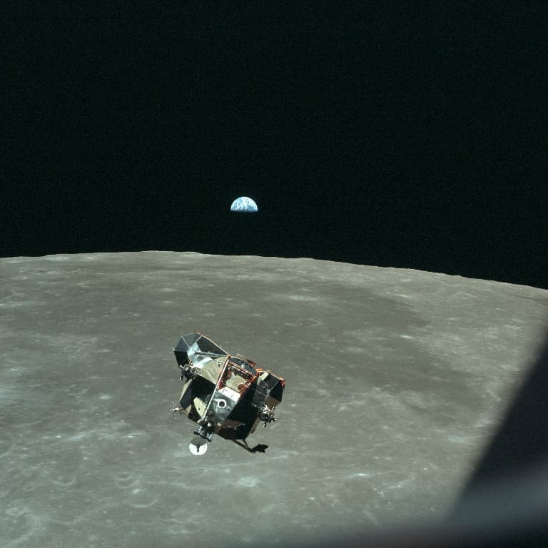 Apollo 07 Earthrise and lunar module