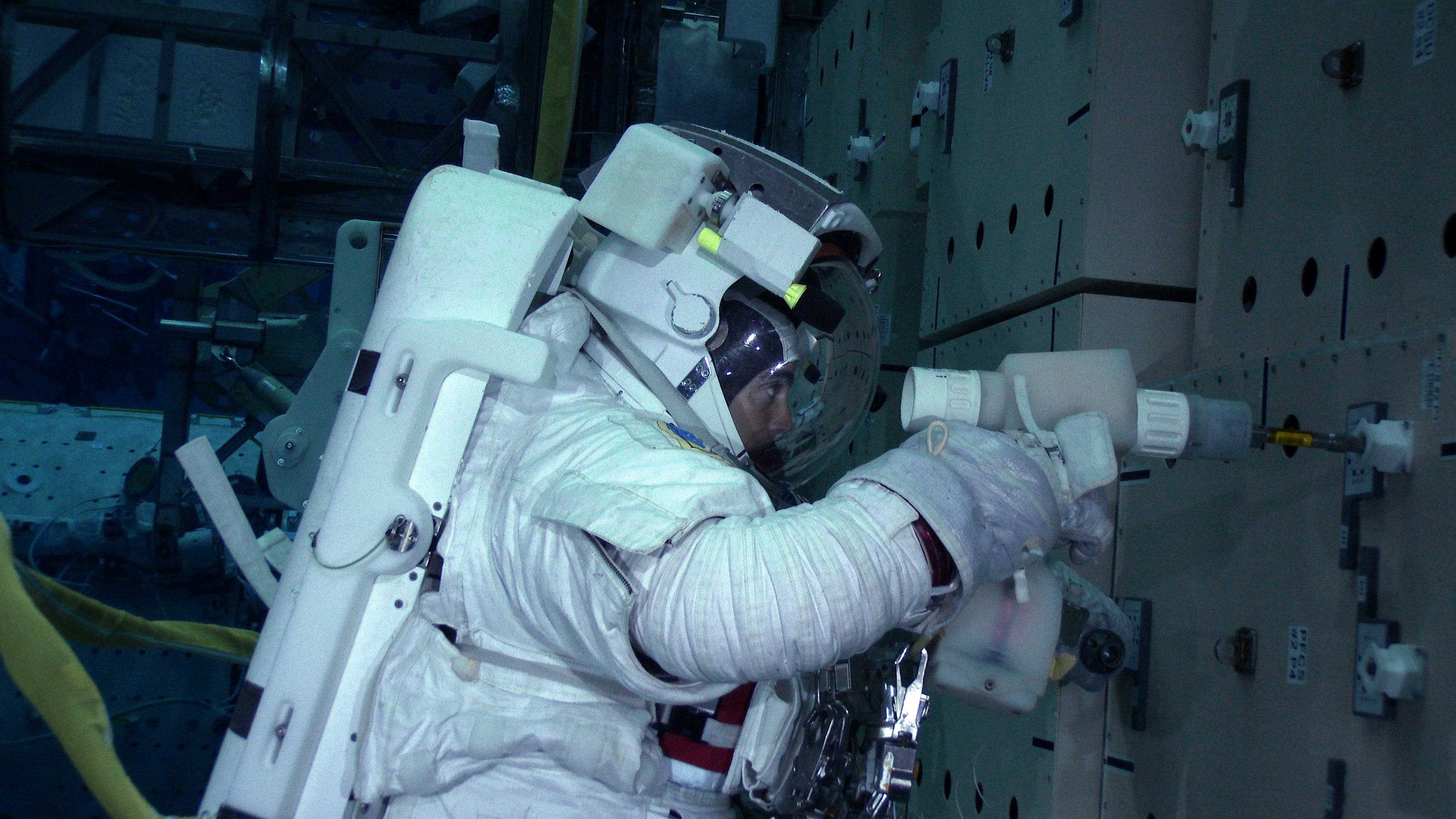 07_Astronaut